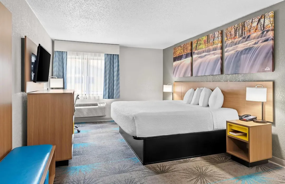 Days Inn By Wyndham Alpena-1
