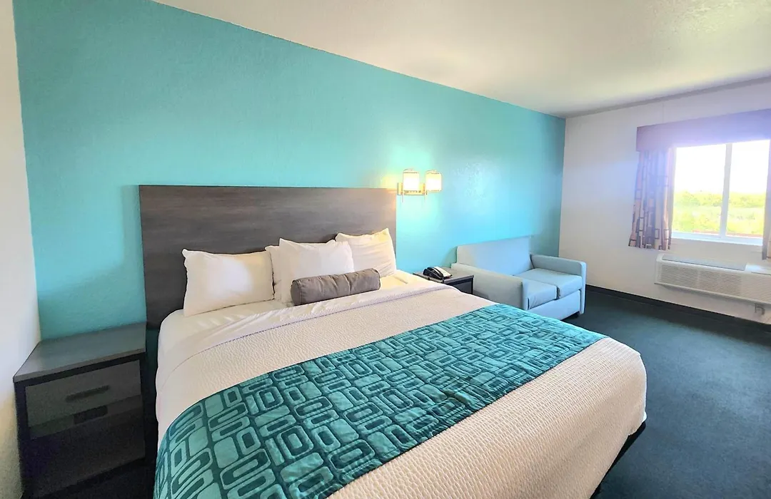 Howard Johnson By Wyndham Galveston-1