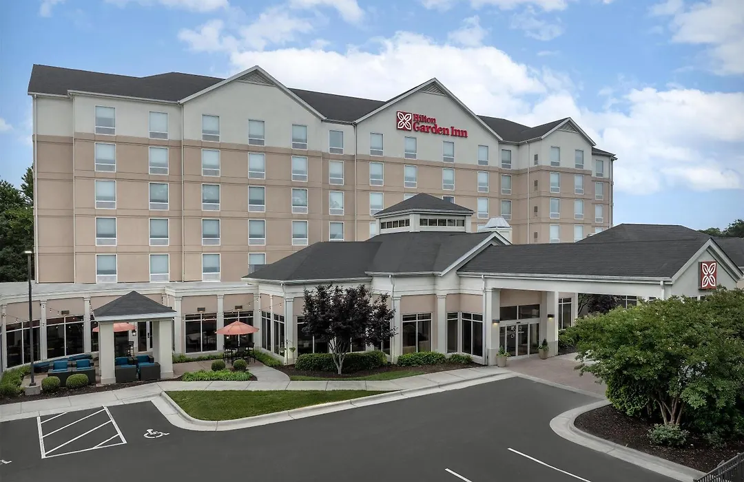 Hilton Garden Inn Greensboro Airport - Newly Renovated!-1