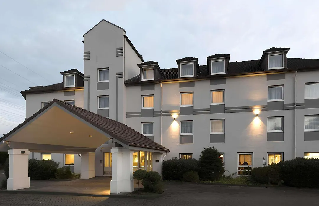 Ibis Styles Cologne Airport-1