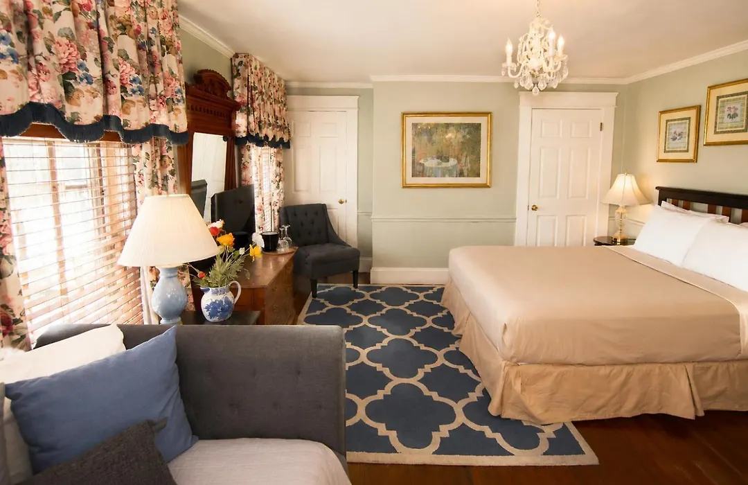 Inn On Bellevue (Adults Only)-1