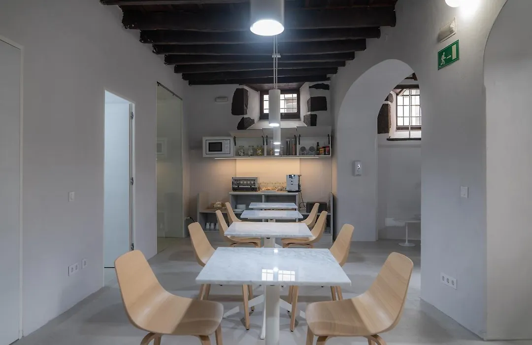 Hostelit-1