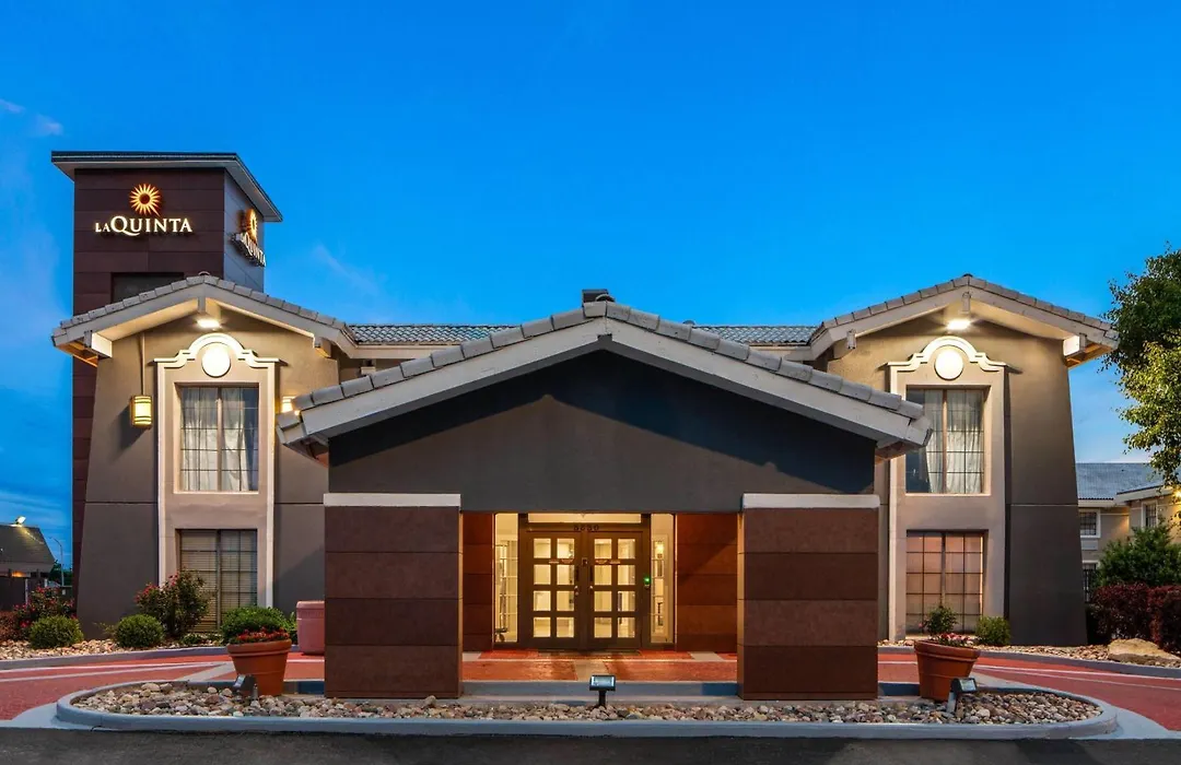La Quinta Inn By Wyndham Omaha West-1