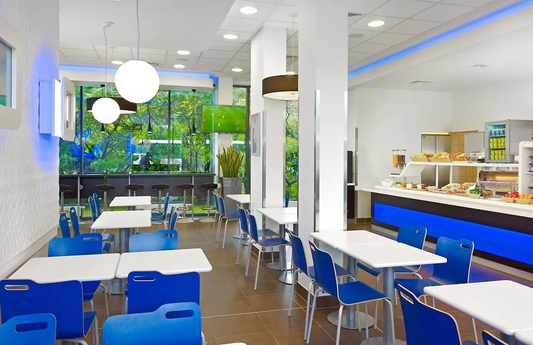 Ibis Budget Montbéliard-1
