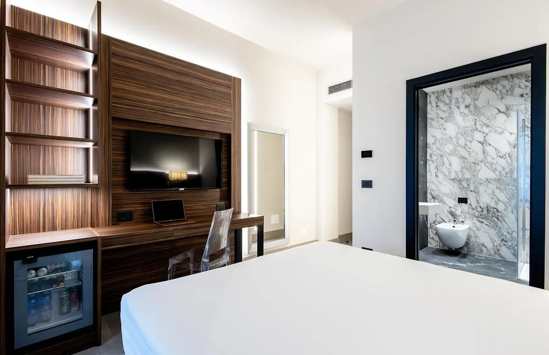 Waldorf Suite Hotel-1