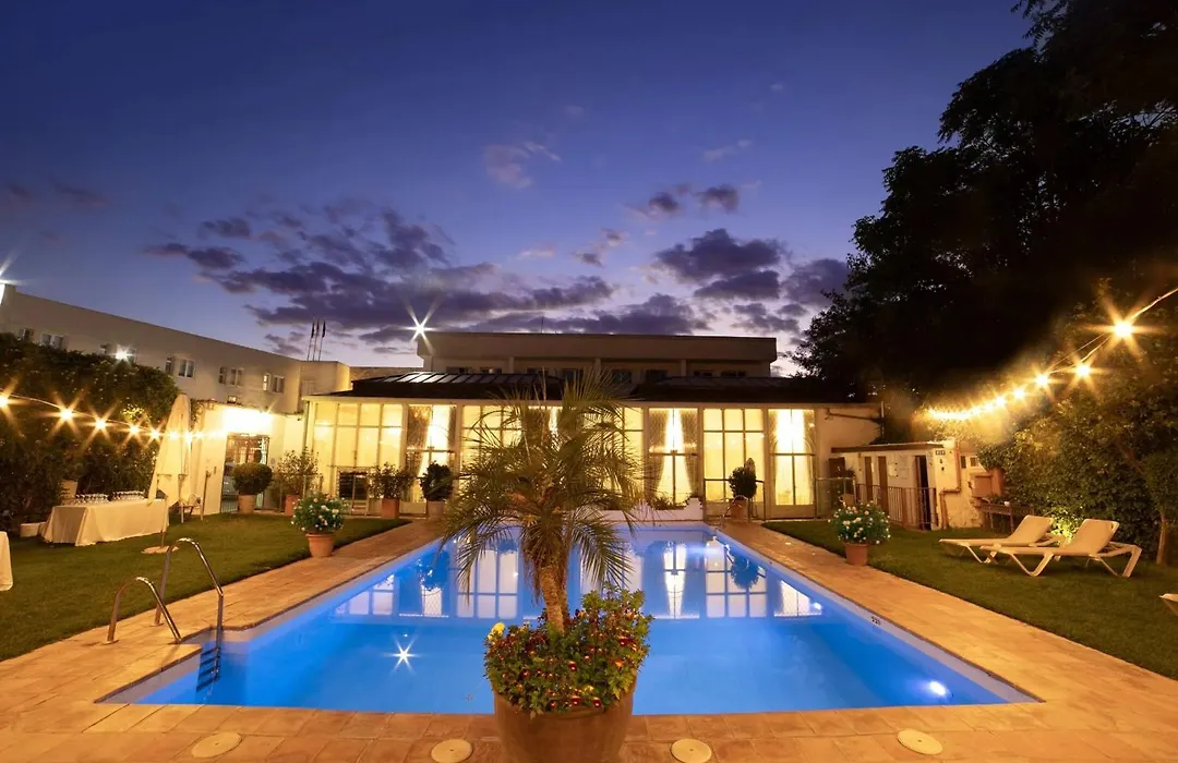 Hotel Oasis-1