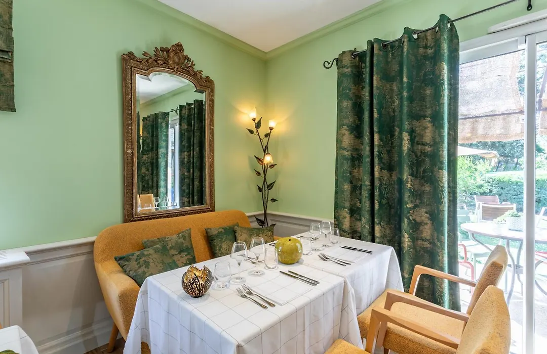 Logis Hôtel La Bastide De Grignan&Restaurant La Chênaie-1