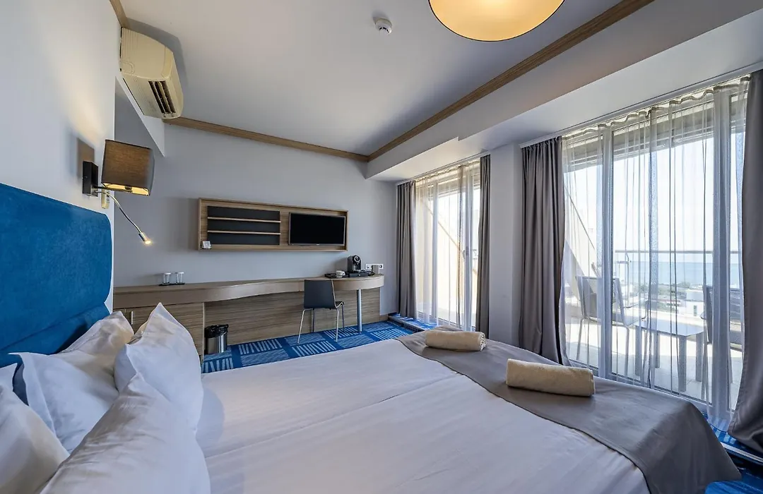 Hvd Viva Club Ultra All Inclusive - Private Beach & Free Parking-1