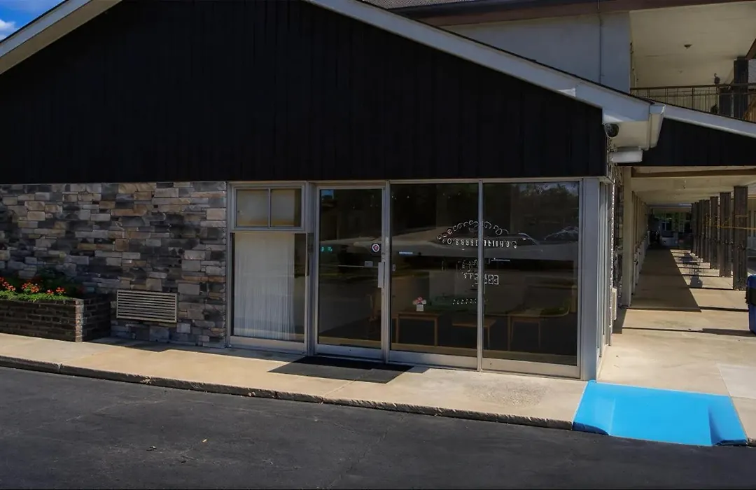 Brentwood Inn & Suites - Lynchburg-1