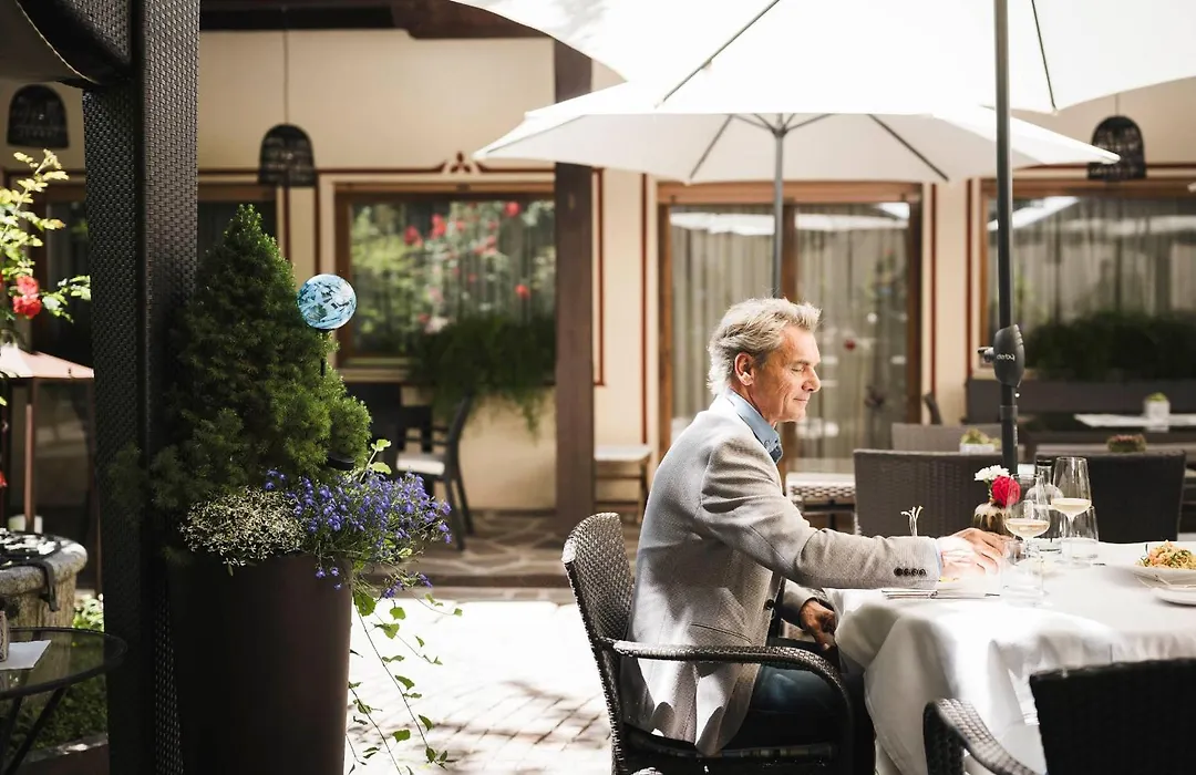 Romantik Hotel & Restaurant Stafler-1