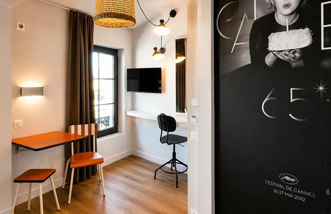 7Art Hotel-1
