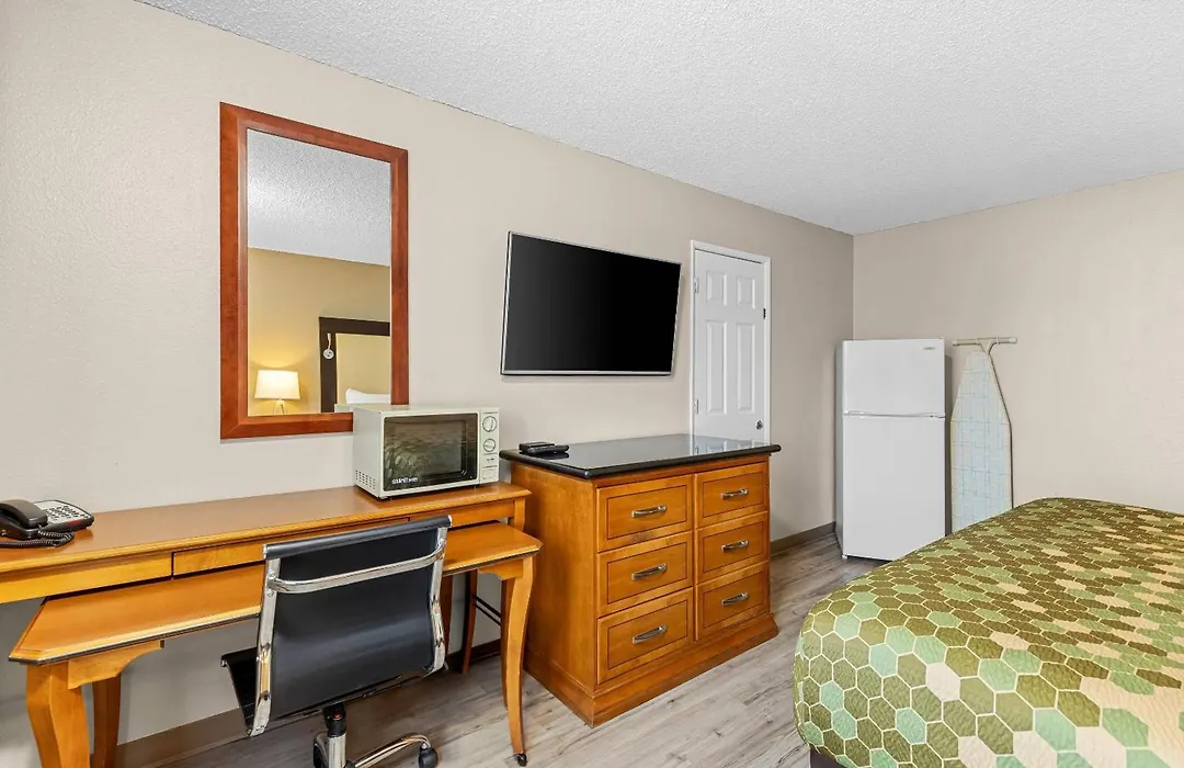 Rodeway Inn & Suites Portland West - Beaverton-1