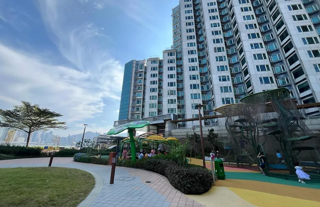Kowloon Harbourfront Hotel-1