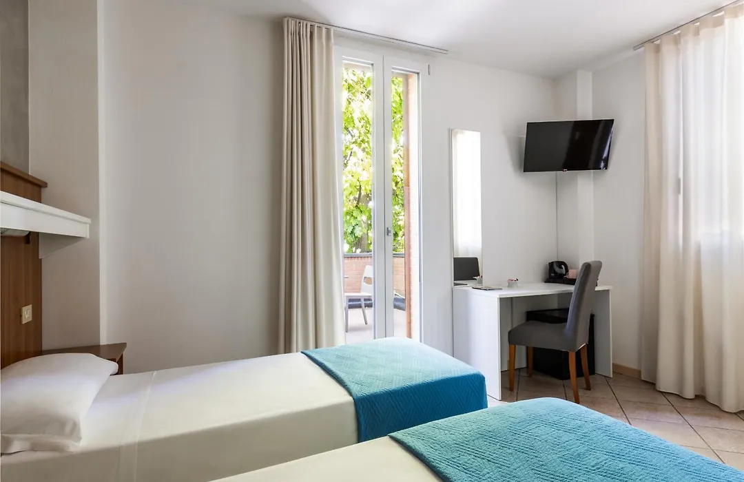 Hotel EMI-1