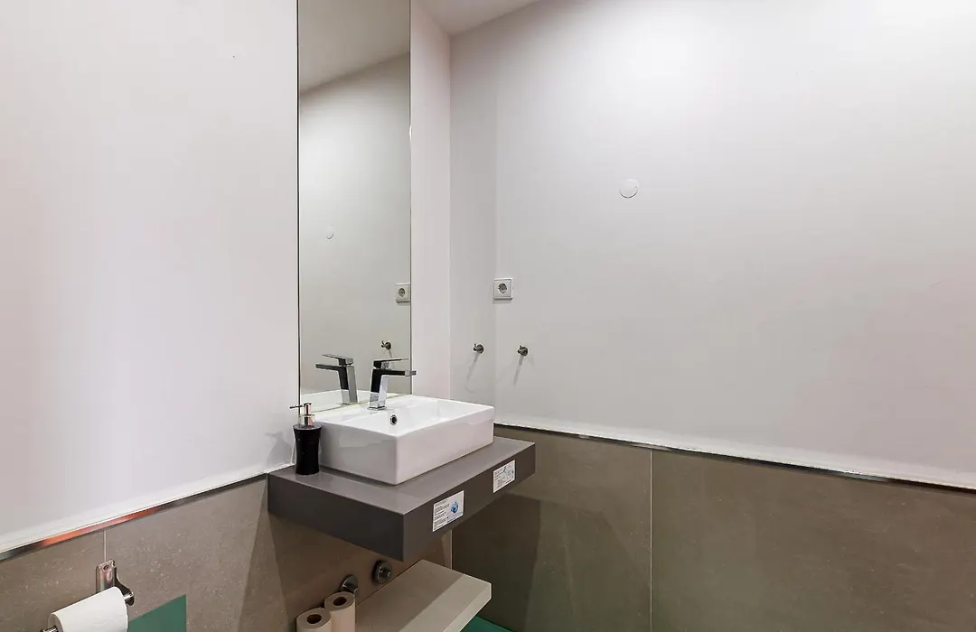 Besmart Suites With Private Wc By Home Sweet Home Aveiro-1