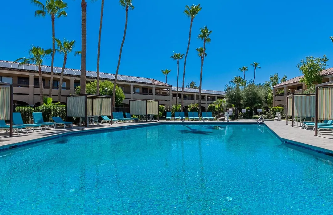 La Fuente Inn & Suites-1