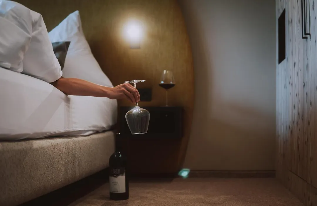 Mons Suites Wine Passion-1