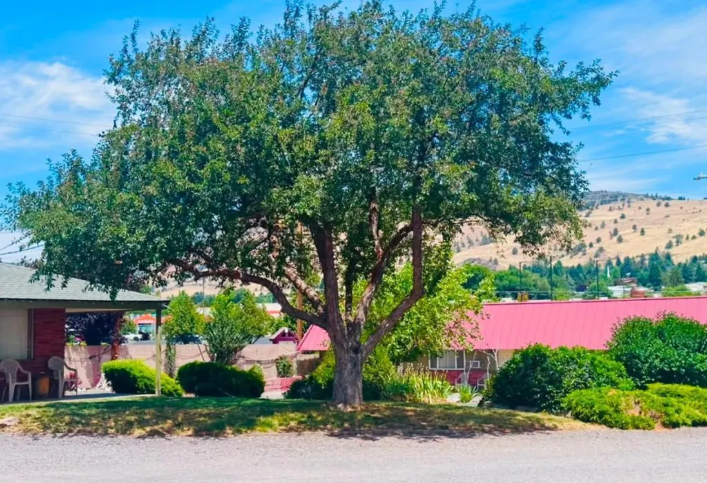 Golden West Motel-1