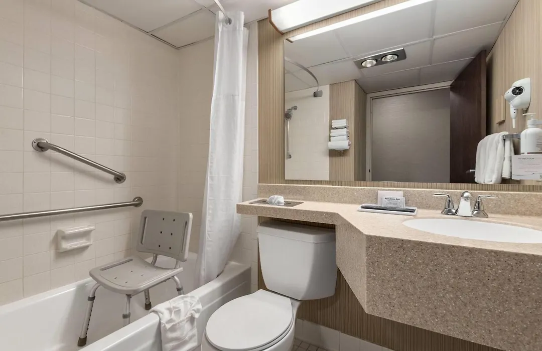 Ramada By Wyndham Grand Forks-1