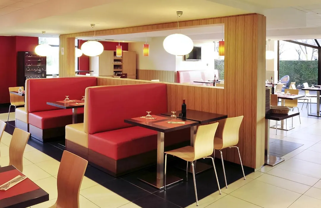ibis Saintes-1