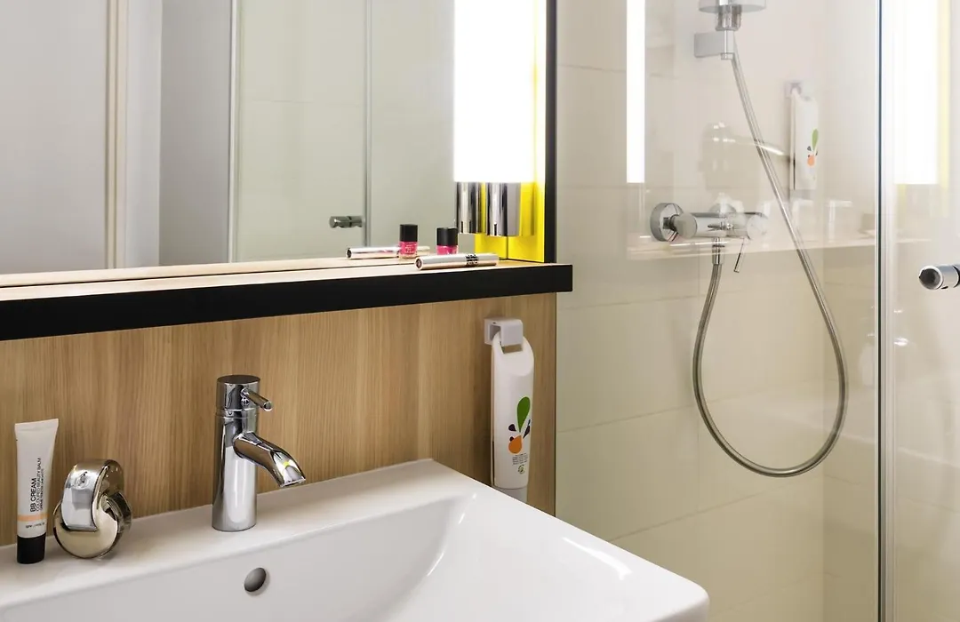 ibis Styles Guyancourt Versailles-1
