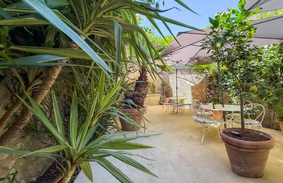 Le 215 Gambetta boutique hôtel en Provence-1