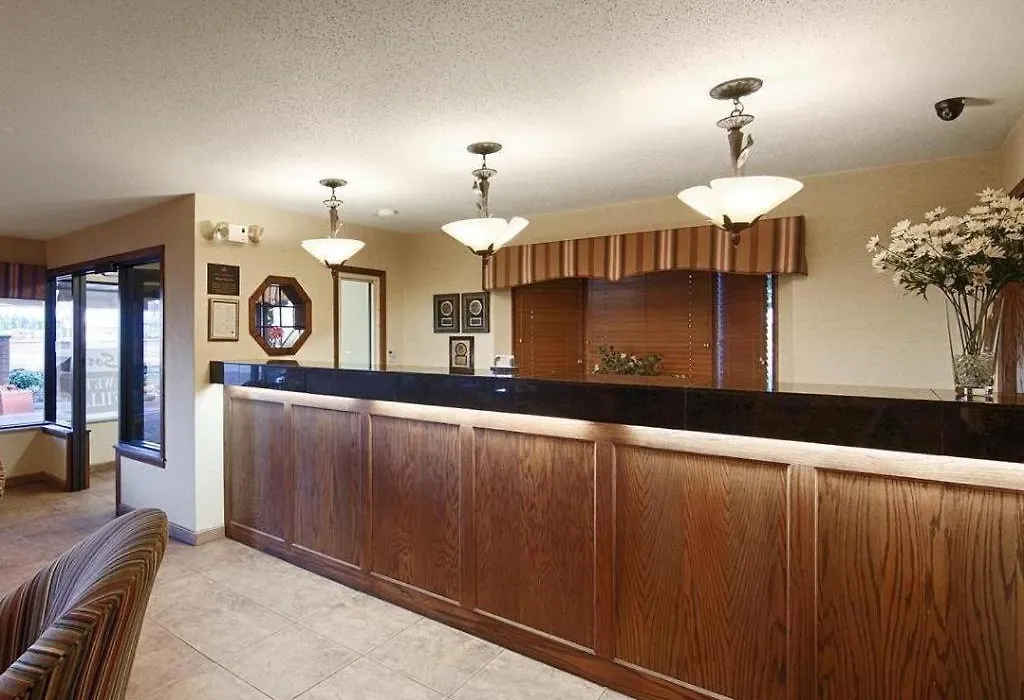 Quality Inn & Suites Detroit Lakes-1