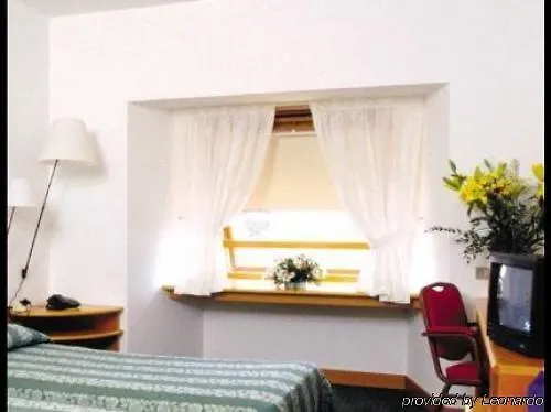 Hotel Elitis-1