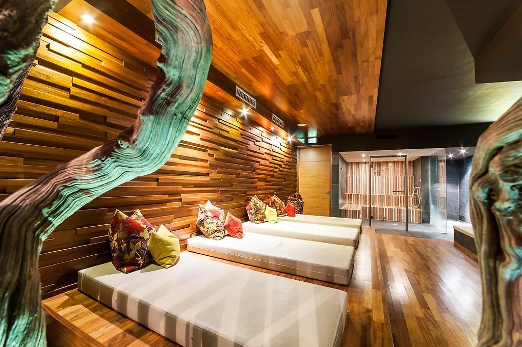 Living Max Hotel-1