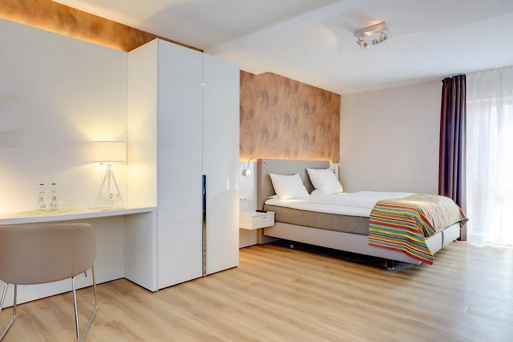 Elisabeth Hotel Garni-1