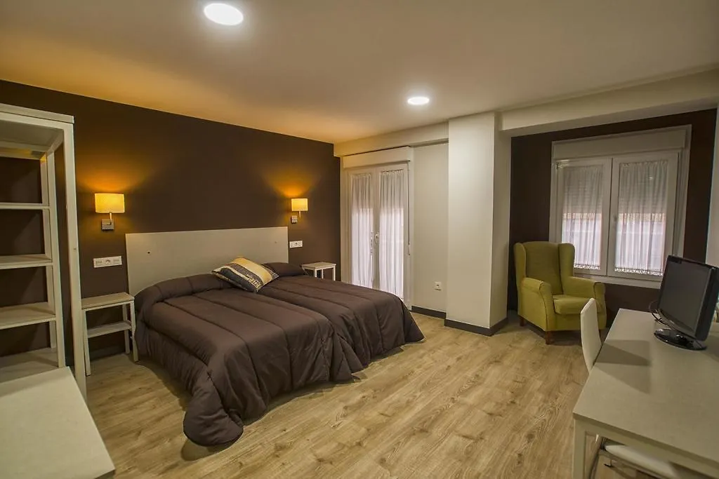 Hostal Elvira-1