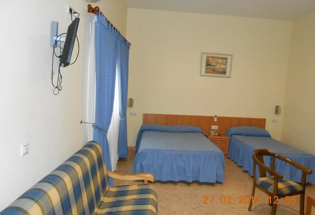 Hotel Los Hermanos-1