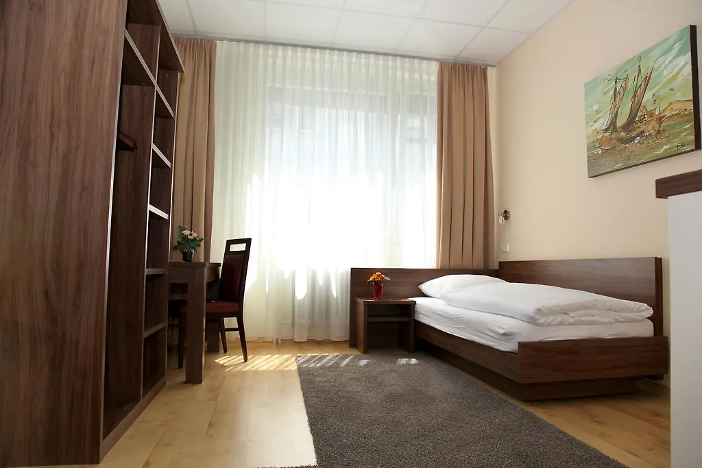 Hotel am Charlottenplatz-1