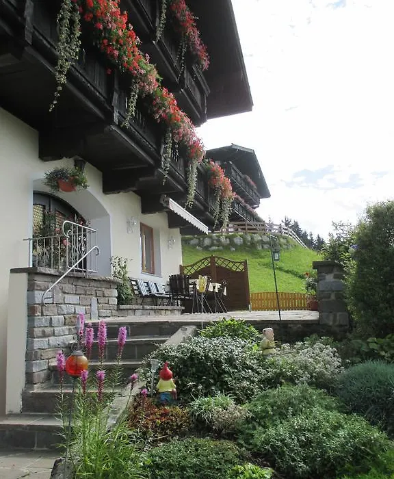 Haus Bergfried-1
