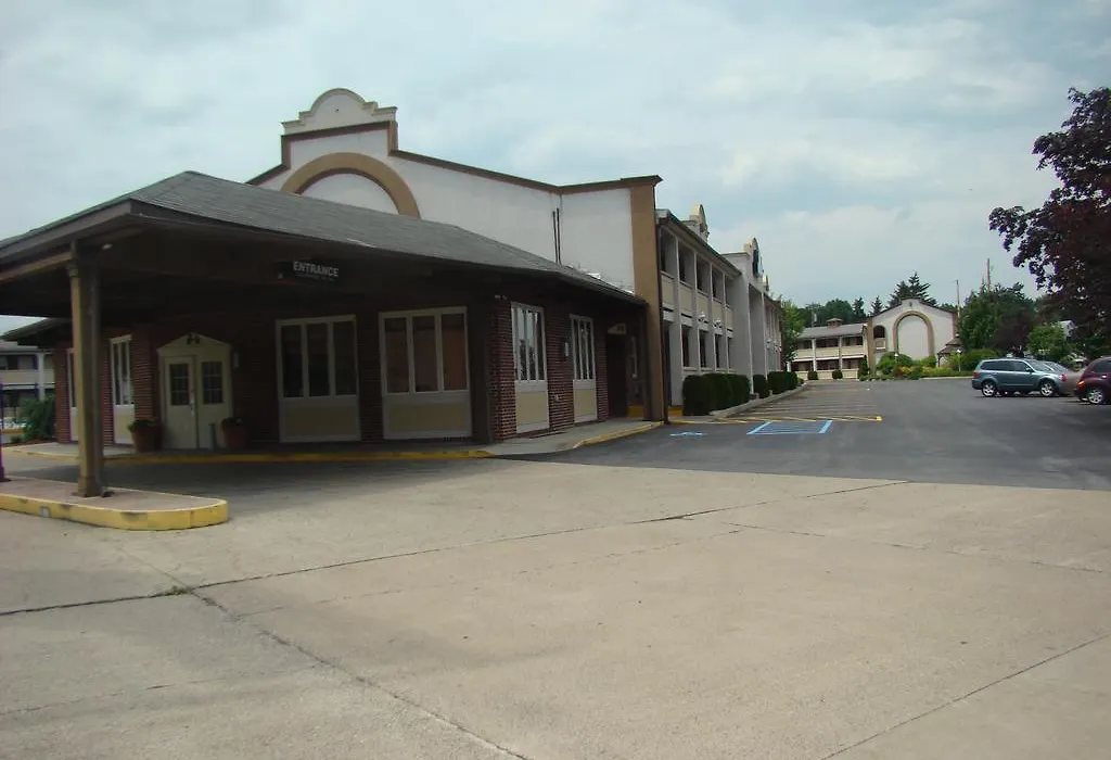 Aderi Hotel Lewisburg-1
