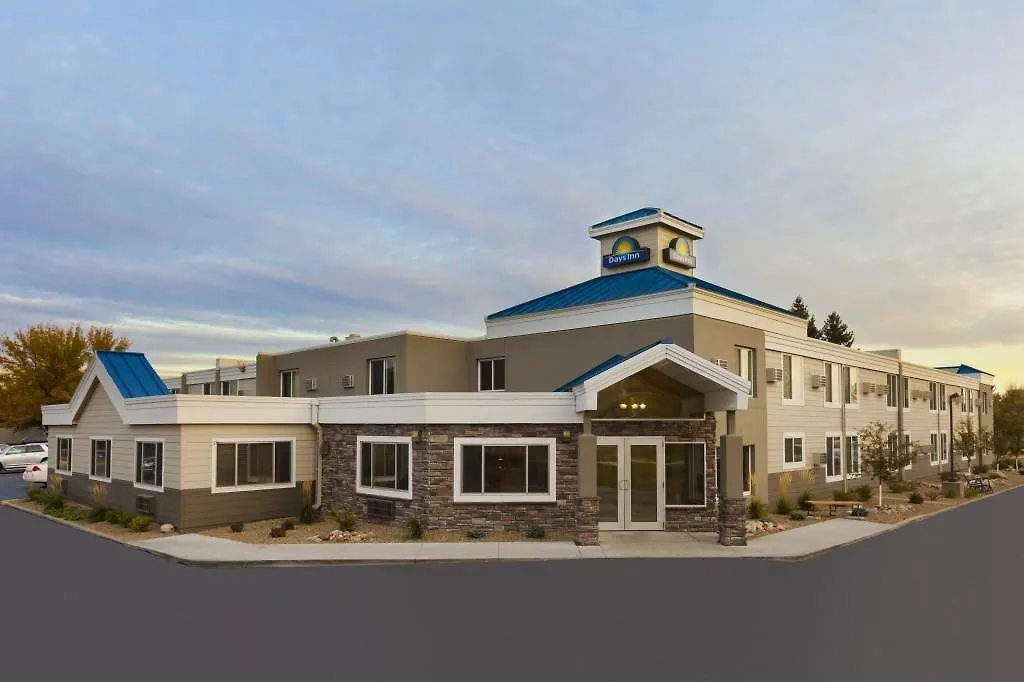 Days Inn By Wyndham Bismarck-1