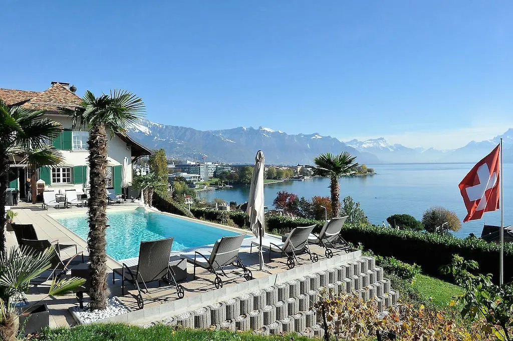 Riviera Beach Apartments Corseaux-1