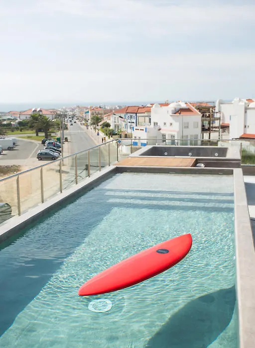 Surfers Lodge Peniche-1