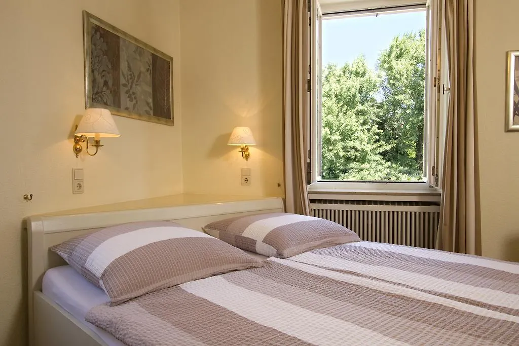 Gästehaus Hebinger am Schlosspark-1