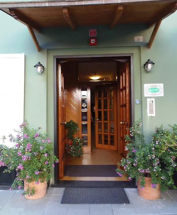 Hotel Italia-1