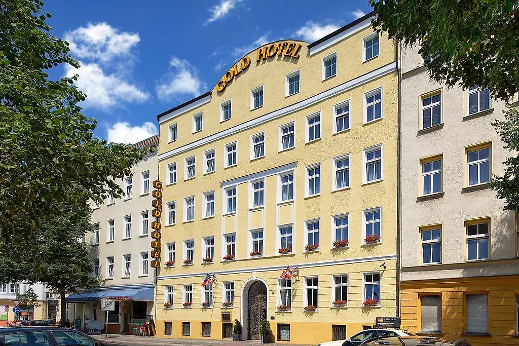 Gold Hotel-1