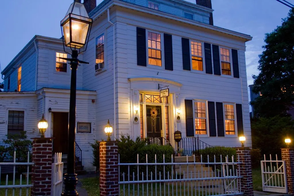 Historic Hill Inn-1