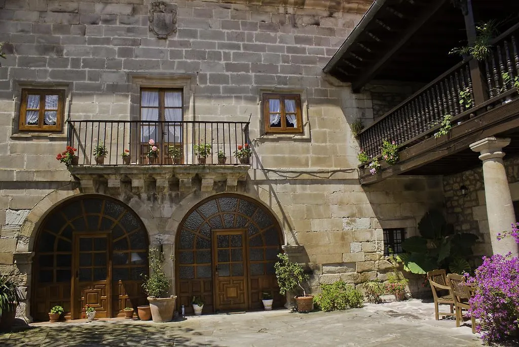 Casa Velarde-1
