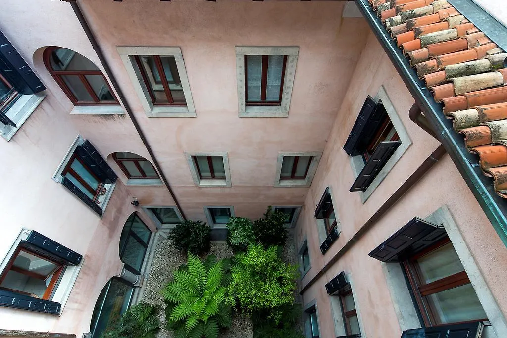 Mercatovecchio Luxury Suites-1