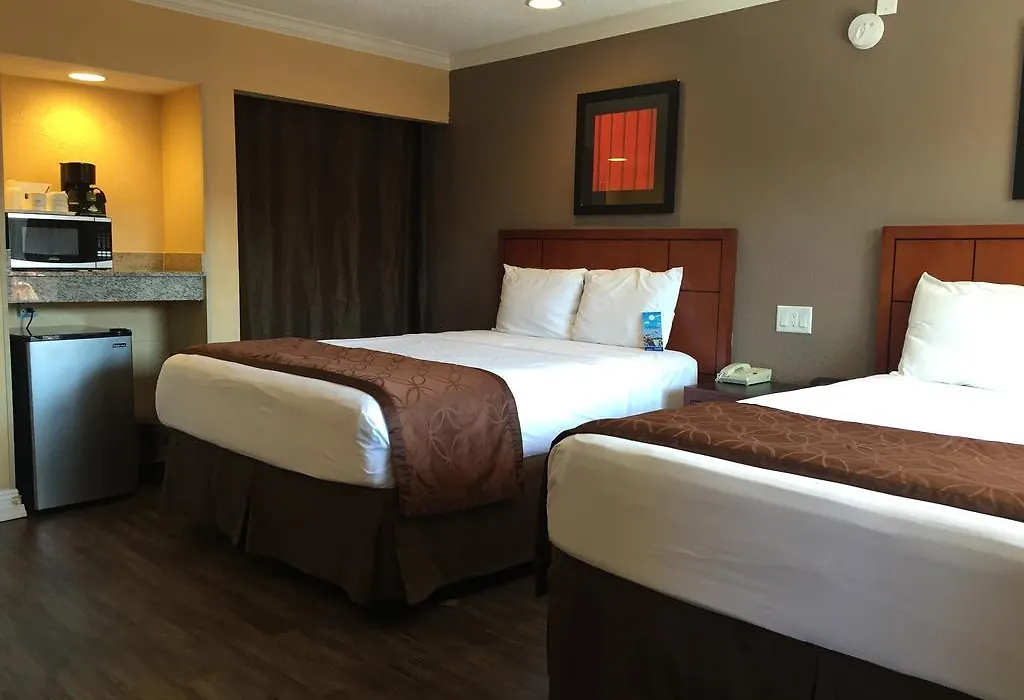 Travelodge By Wyndham El Cajon-1