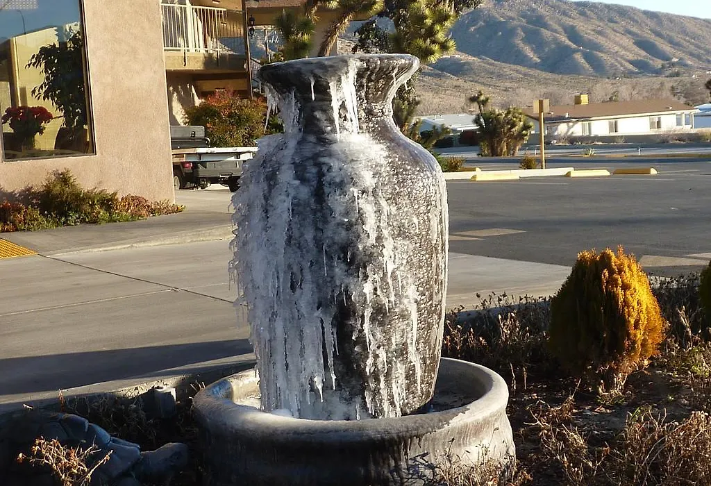 Travelodge Inn & Suites By Wyndham Yucca Valley/Joshua Tree-1