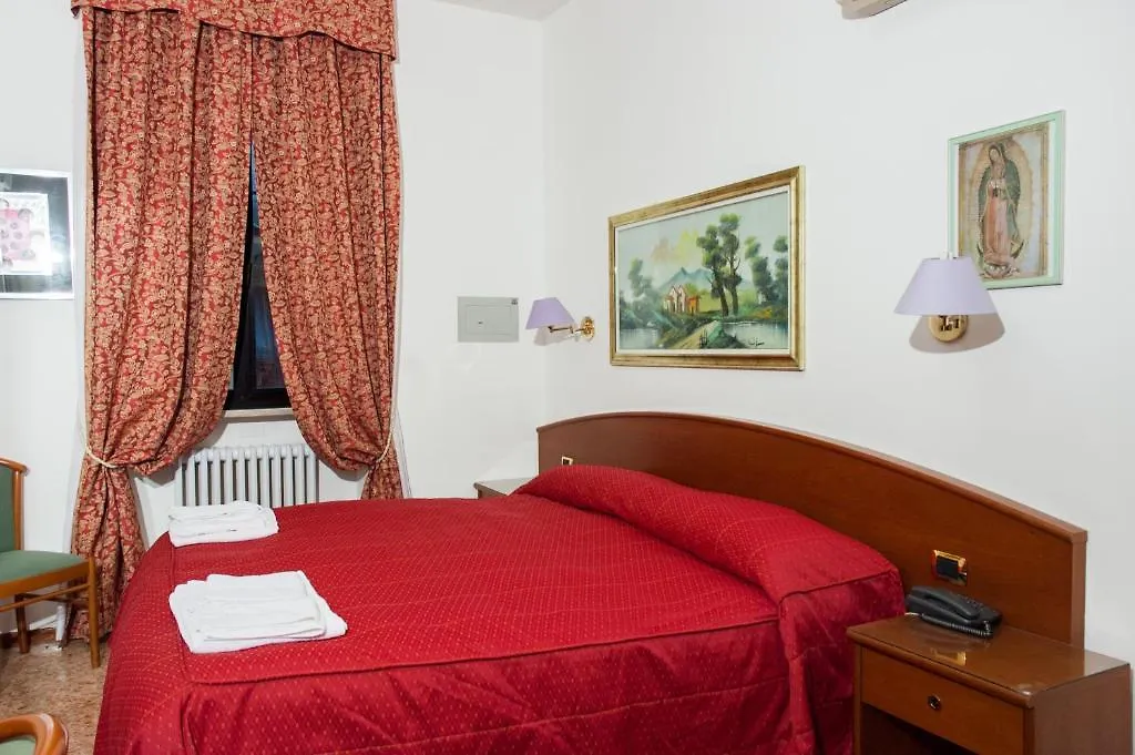 Vip Hotel-1