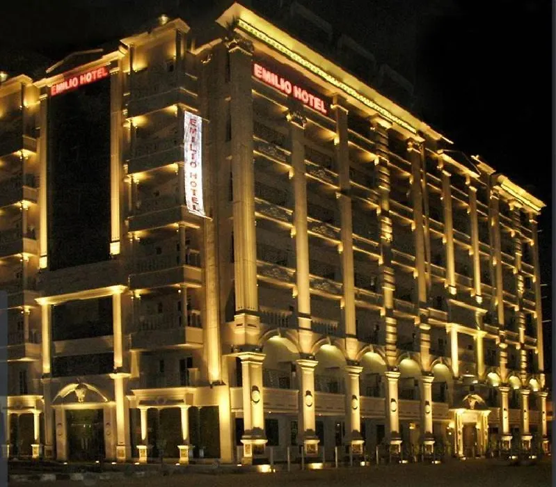 Emilio Hotel Luxor-1