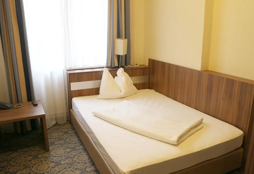 Hotel Carina-1