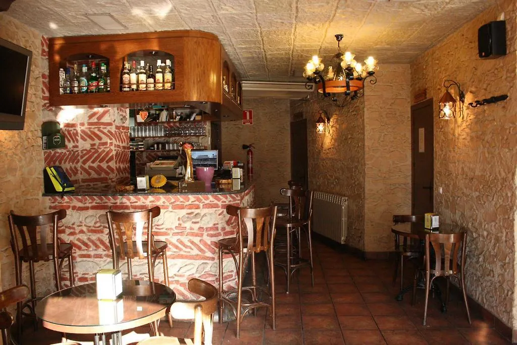 Hostal Restaurante Cornella-1